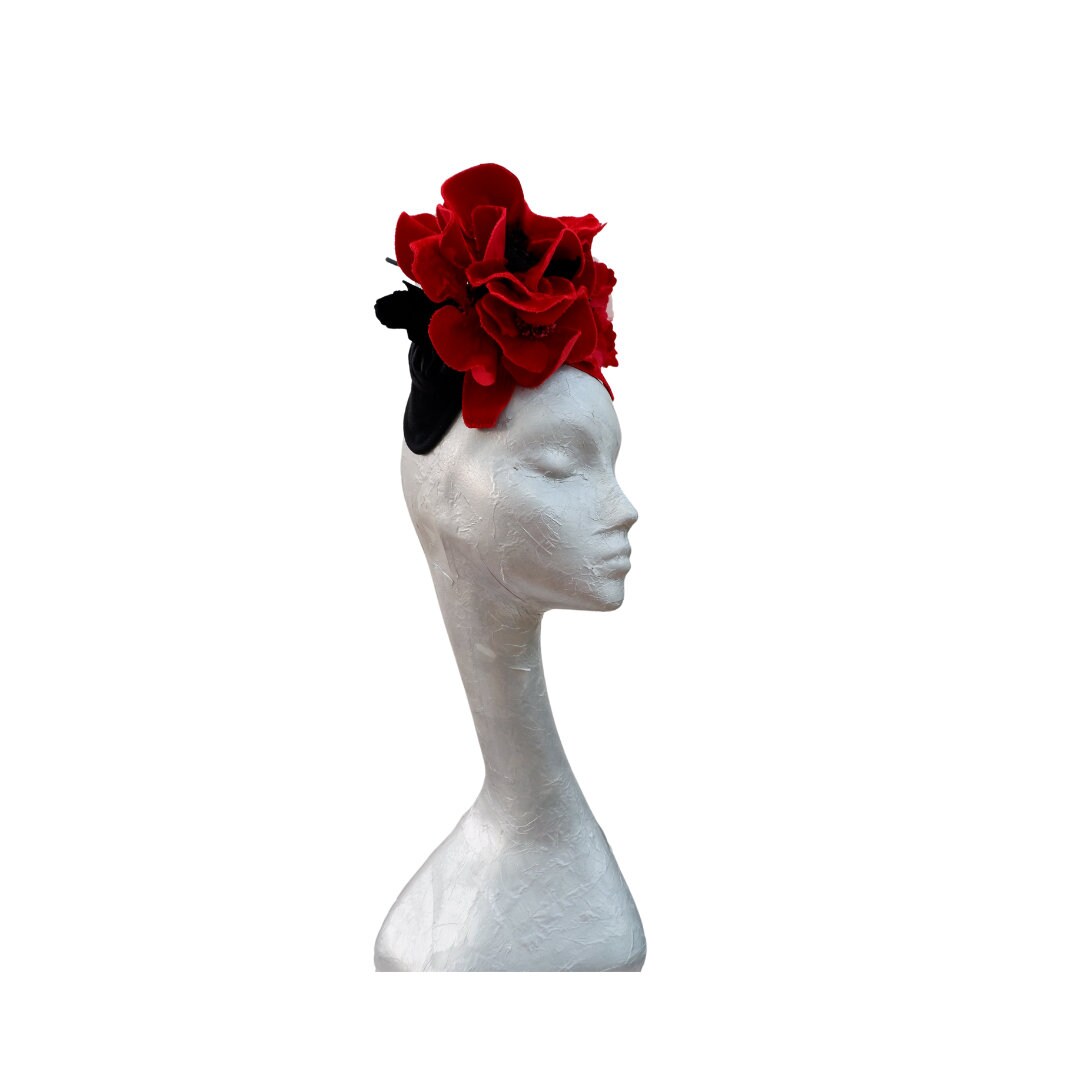 Dame - Black & Red Felt, Velvet crown
