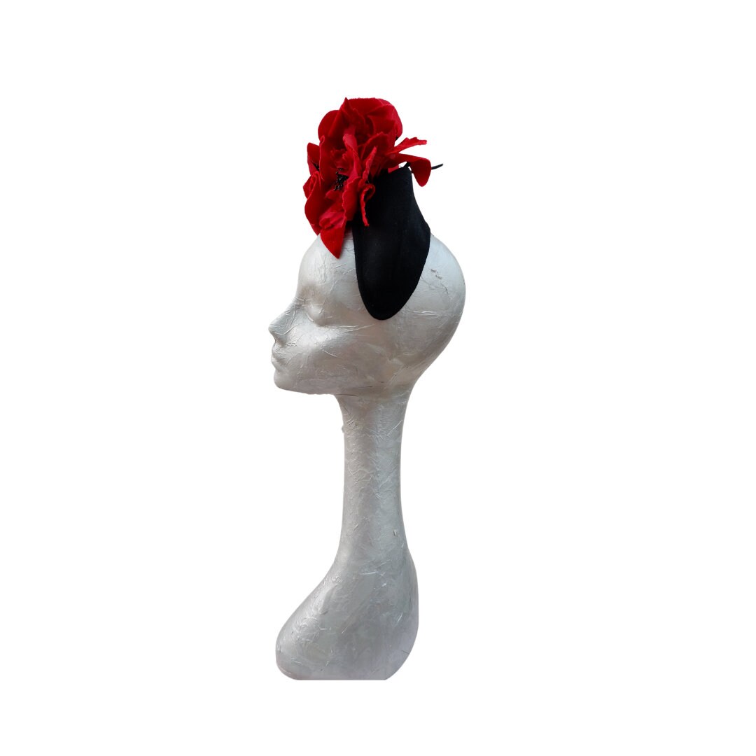 Dame - Black & Red Felt, Velvet crown