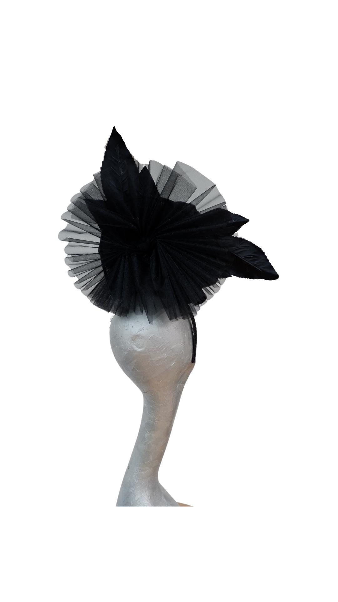 Caen - Medium 28cm Black rose fascinator