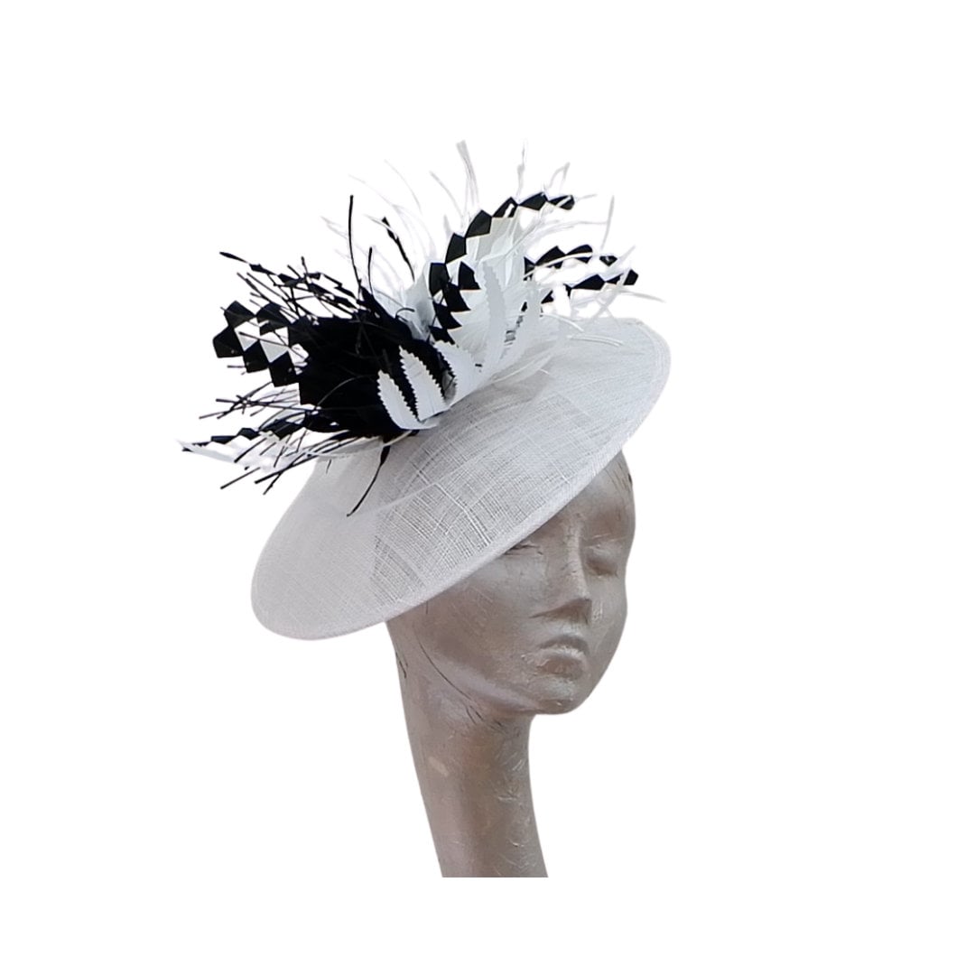 Coly - White & Black hatinator