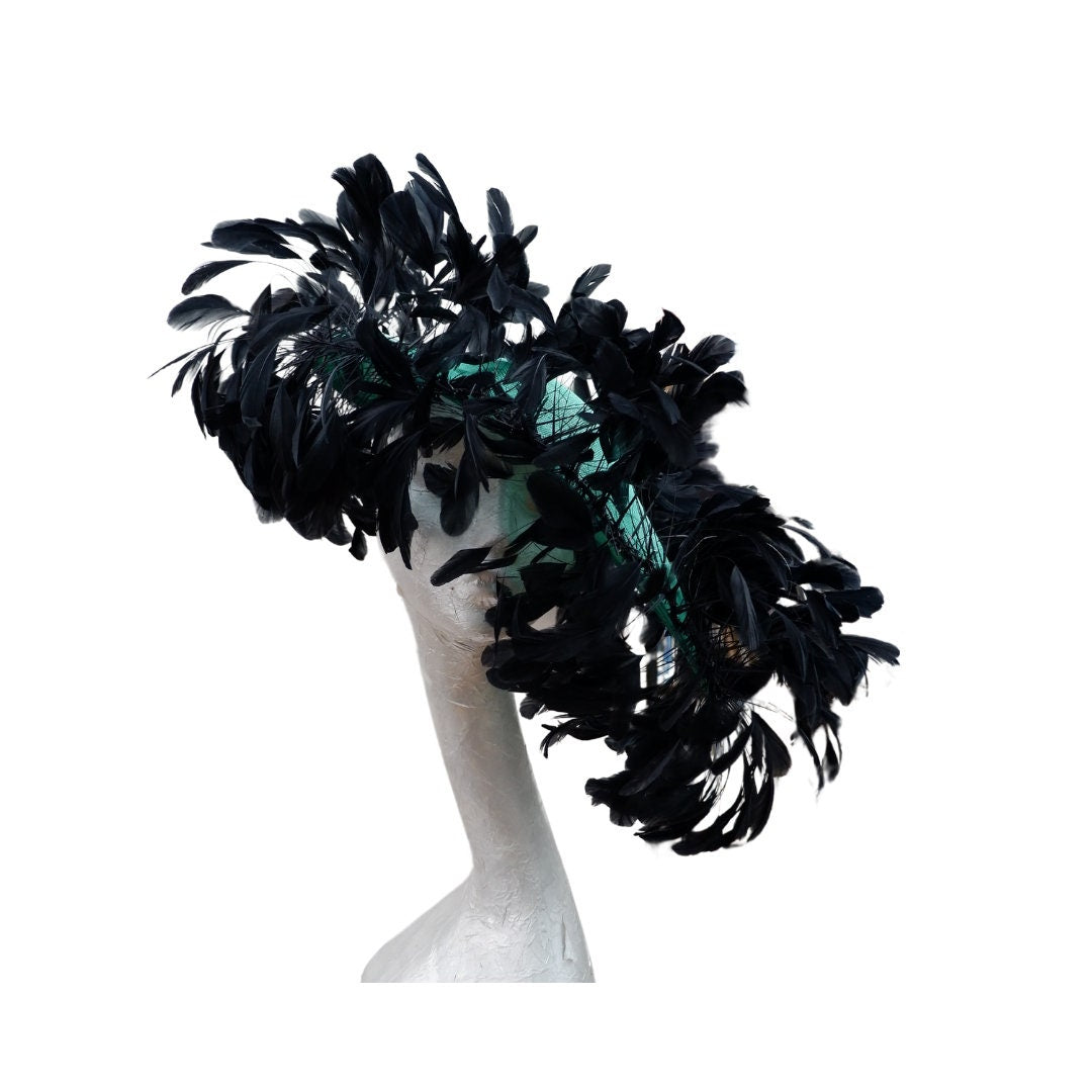 Enola - Emerald Green & Black Oval saucer hatinator