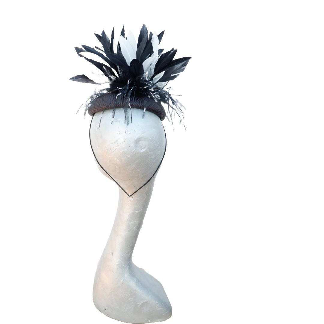 Bali - Monochrome feather buntal pillbox