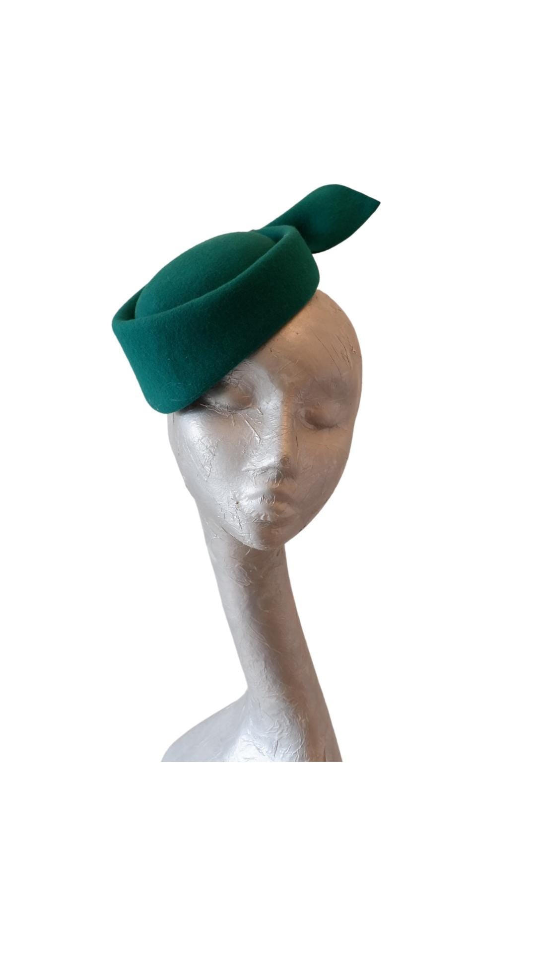 Rolo - Emerald Green felt  percher hat
