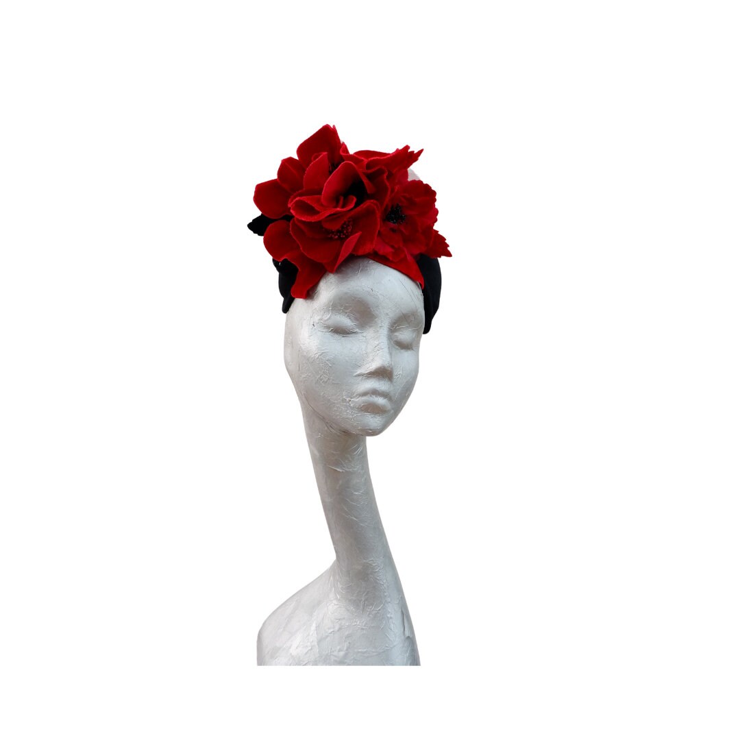 Dame - Black & Red Felt, Velvet crown