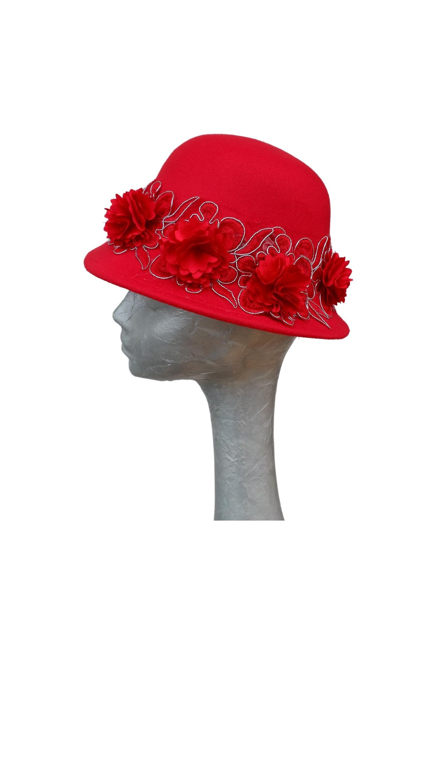 Pen  -Scarlet Wool cloche hat