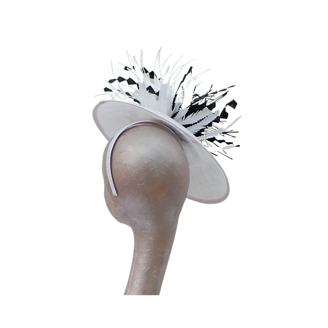 Coly - White & Black hatinator