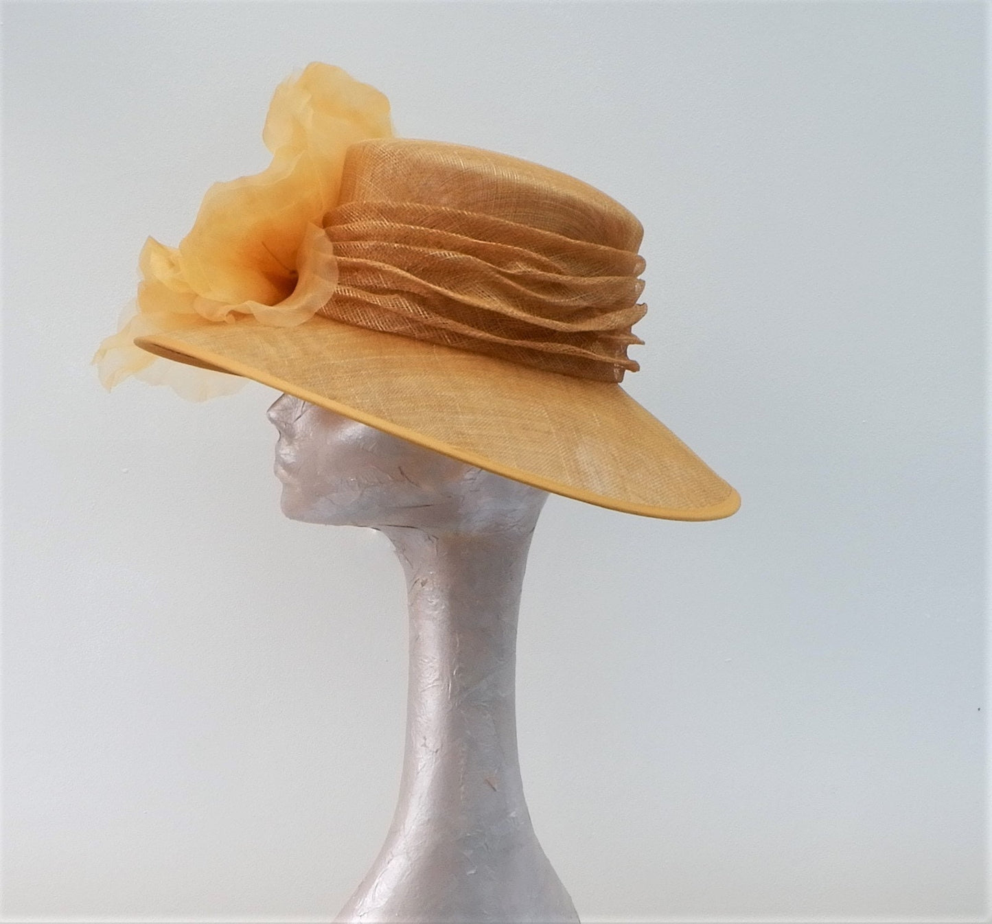 Lordes -- Oval brimmed Occasion Hat with Silk 12" Rose