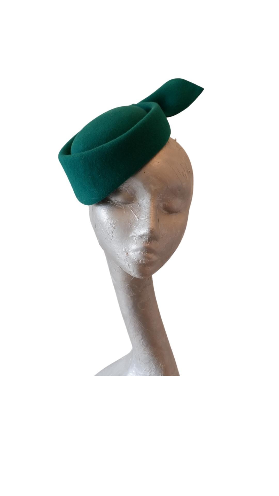 Rolo - Emerald Green felt  percher hat