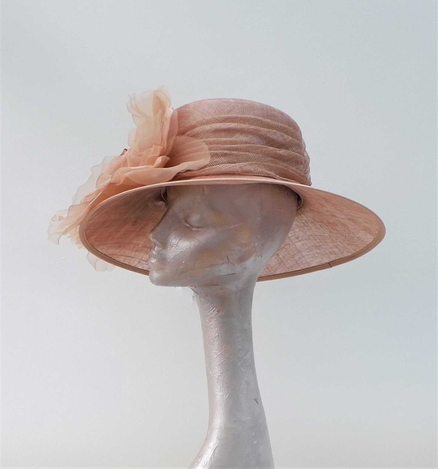 Lordes -- Oval brimmed Occasion Hat with Silk 12" Rose