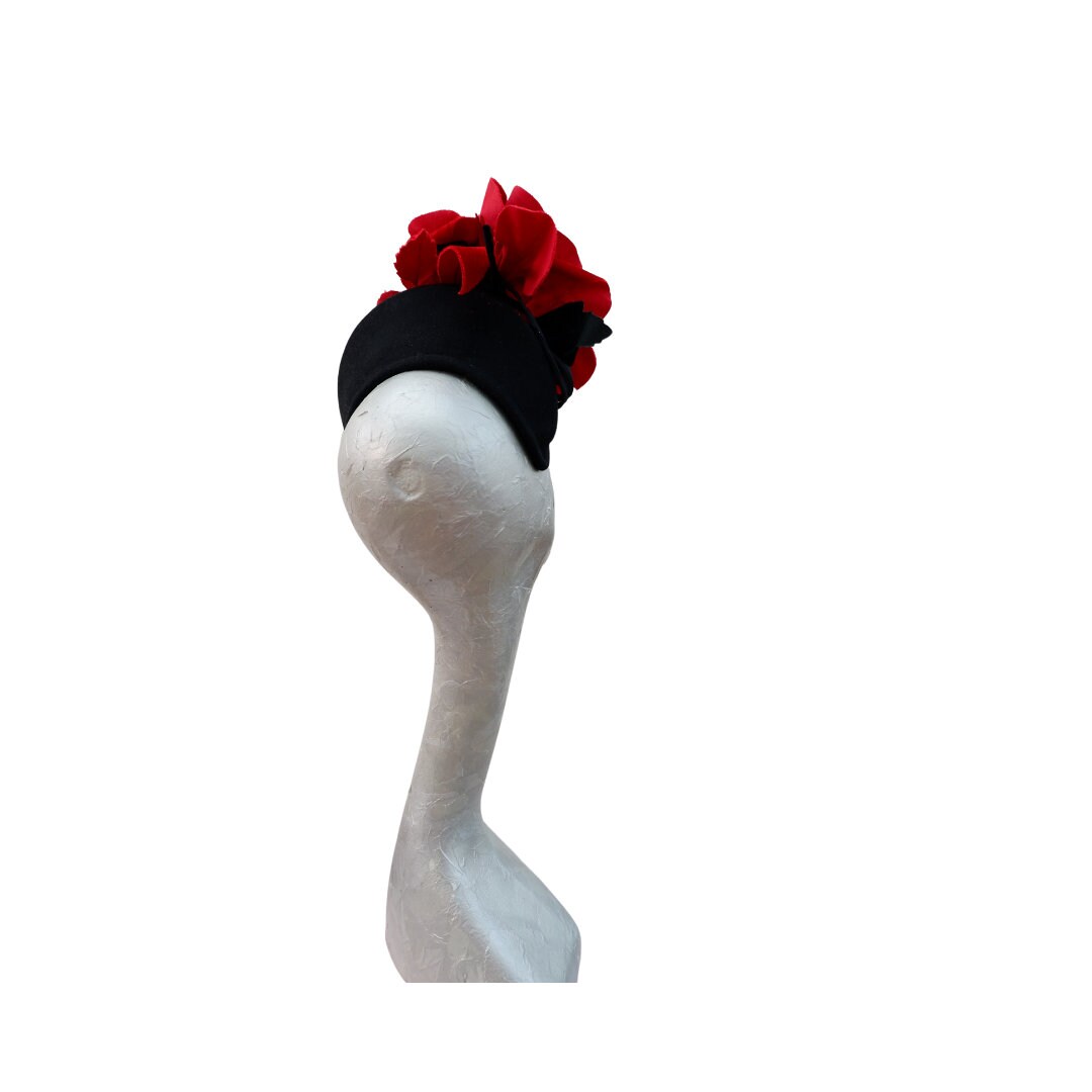 Dame - Black & Red Felt, Velvet crown