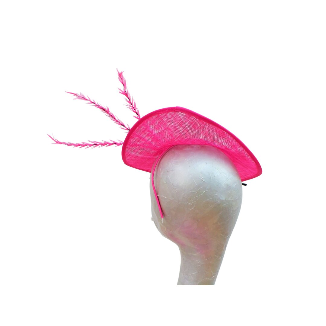 Zandra - Fuchsia Feature hatinator