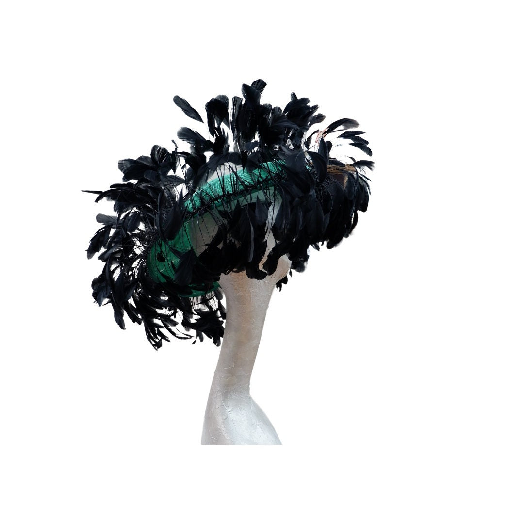 Enola - Emerald Green & Black Oval saucer hatinator