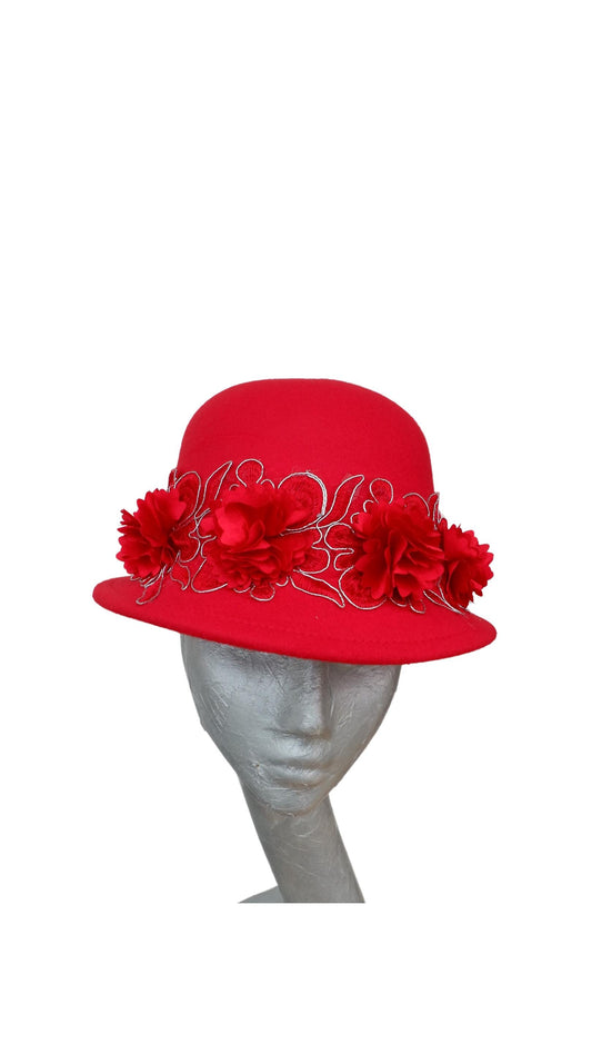 Pen  -Scarlet Wool cloche hat