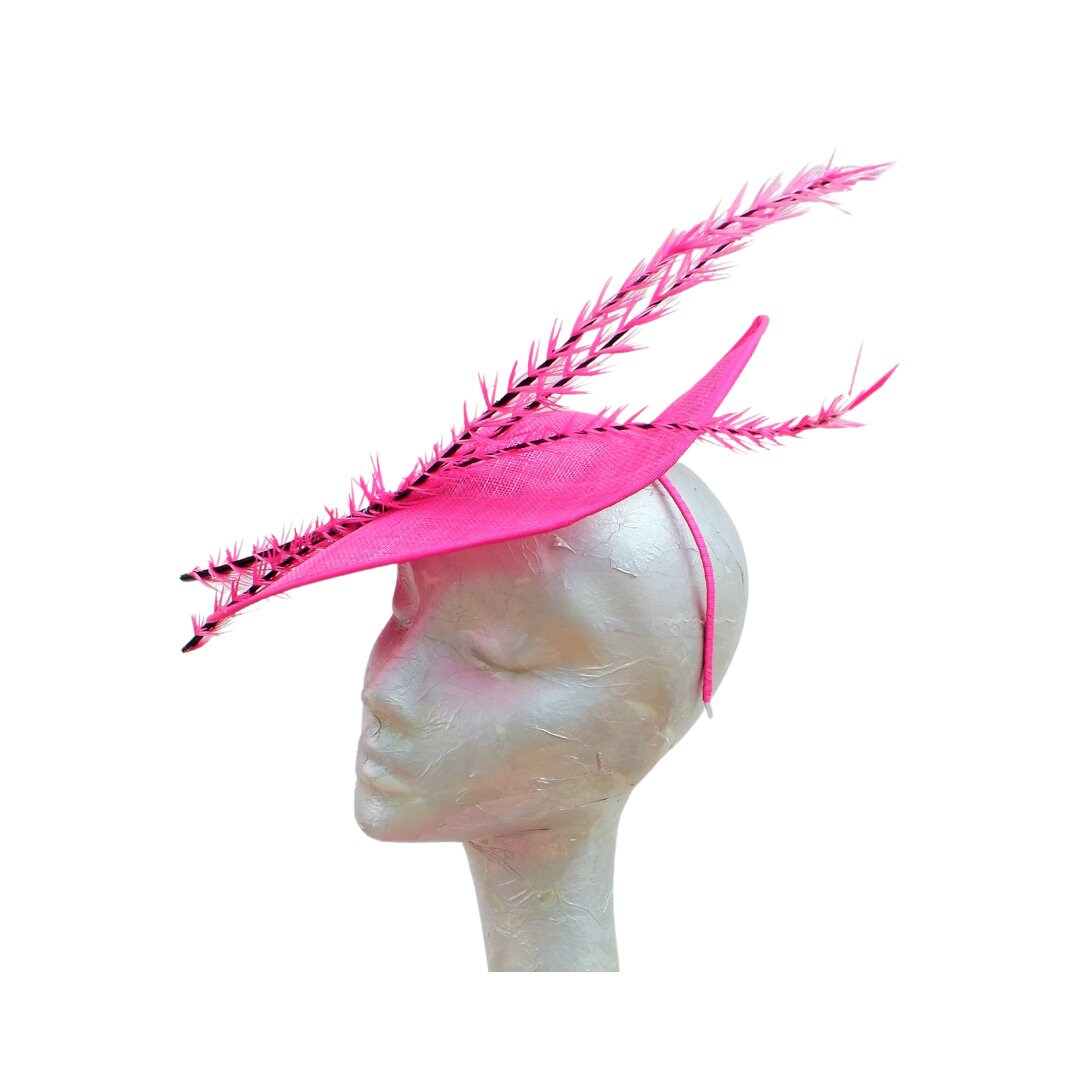 Zandra - Fuchsia Feature hatinator