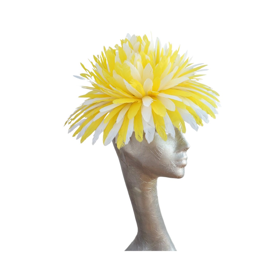 Angelica - Yellow & White feathered Hatinator