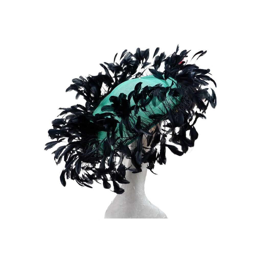 Enola - Emerald Green & Black Oval saucer hatinator
