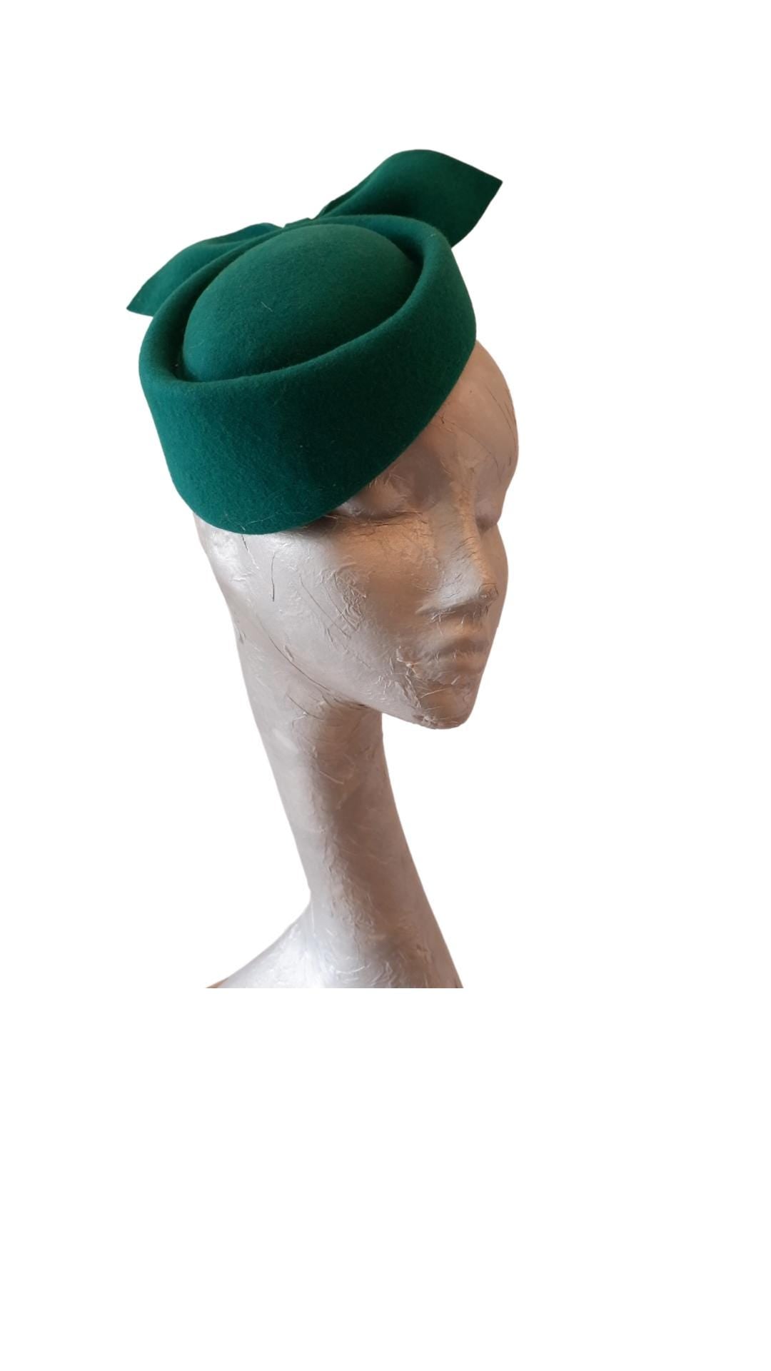 Rolo - Emerald Green felt  percher hat