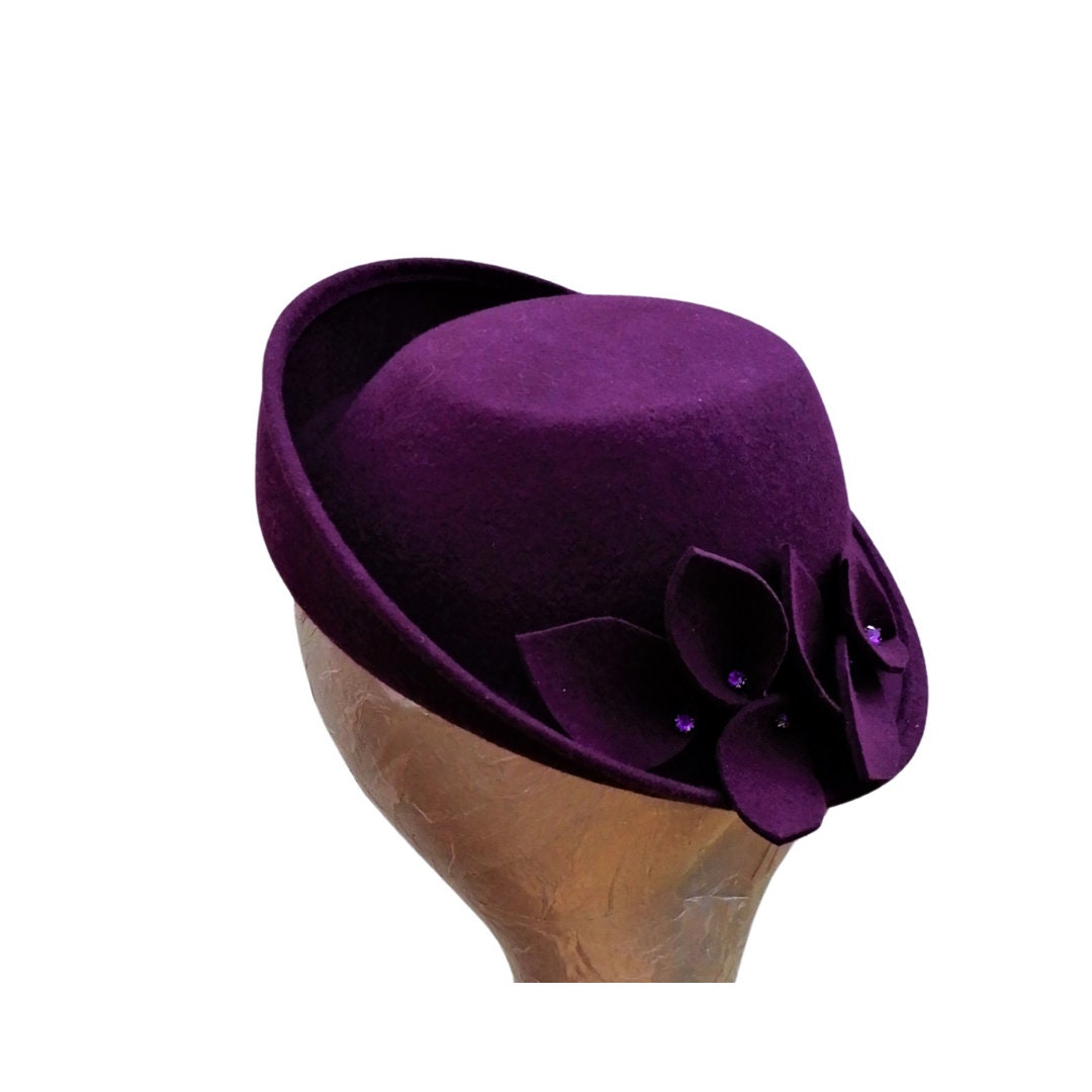 Pluto  - Plum Felt percher hat