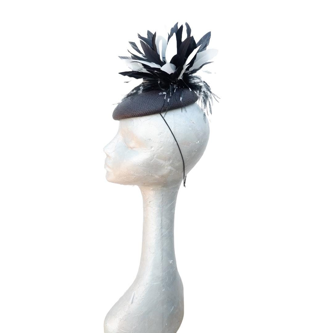 Bali - Monochrome feather buntal pillbox
