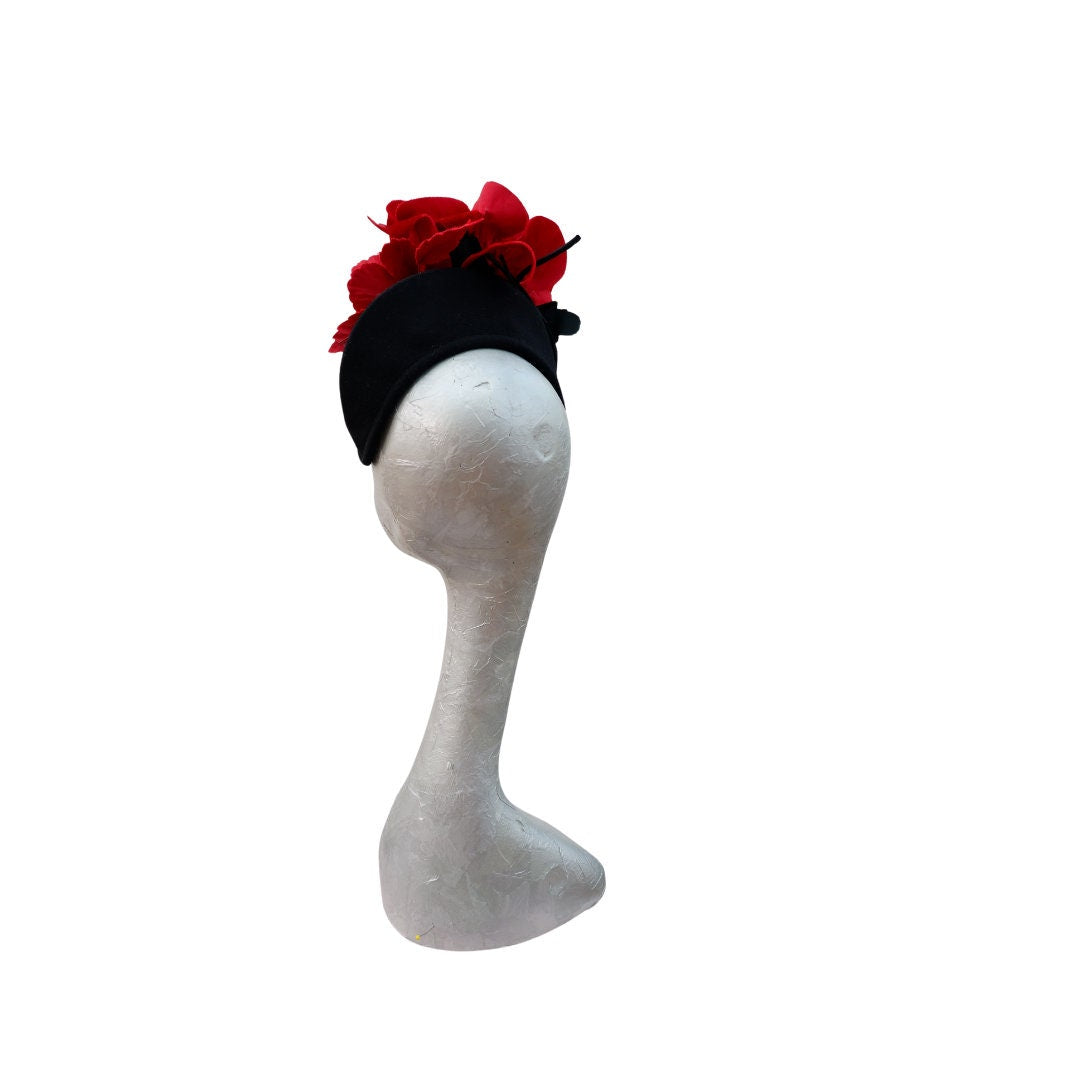 Dame - Black & Red Felt, Velvet crown