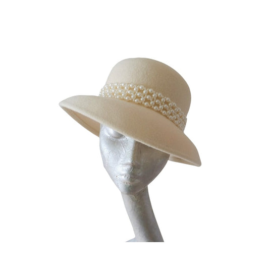 Pearl - Winter White/ Ivory Wool Bell hat