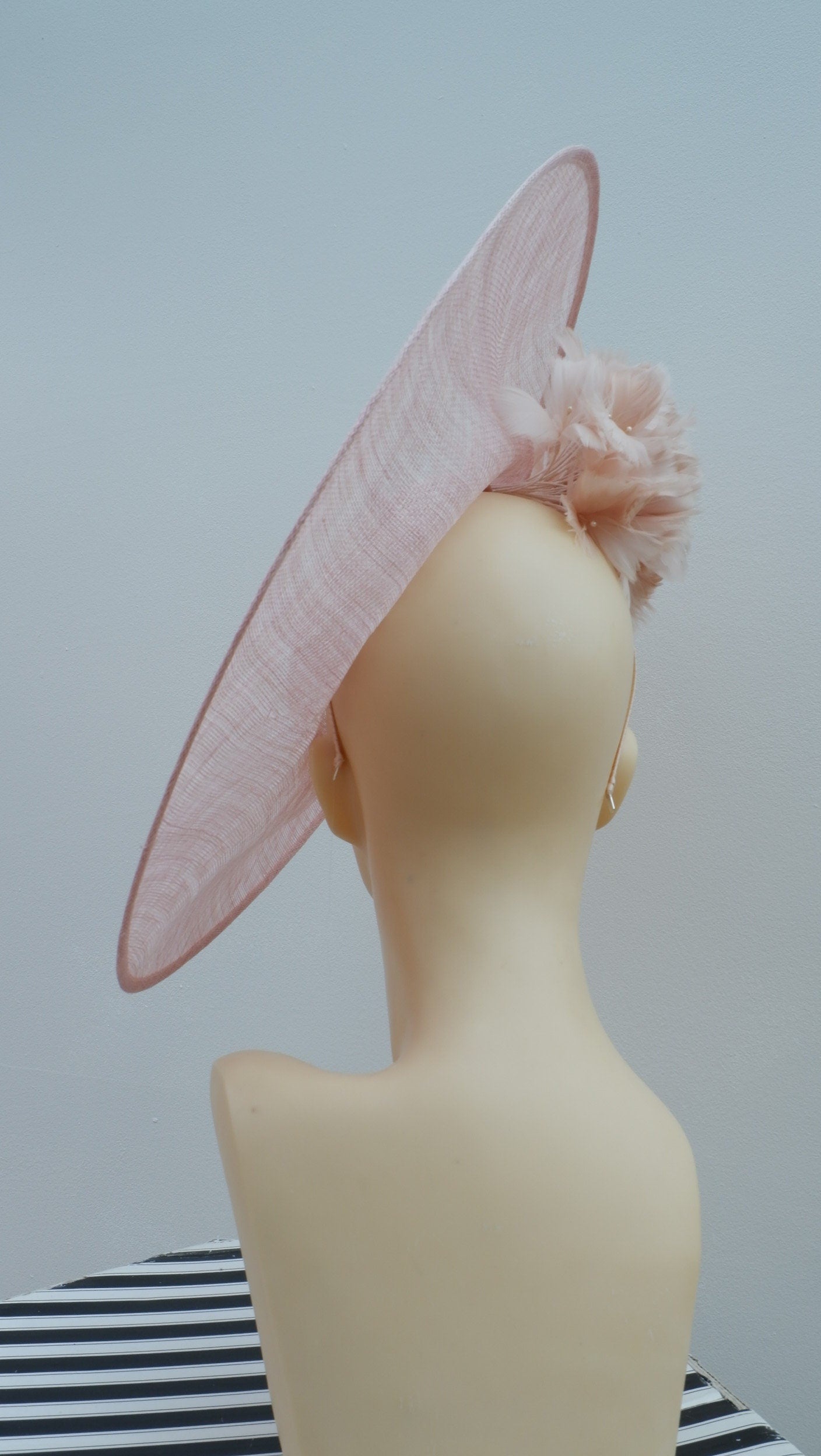 Milenco - Medium detailed Nude Sinamay fascinator