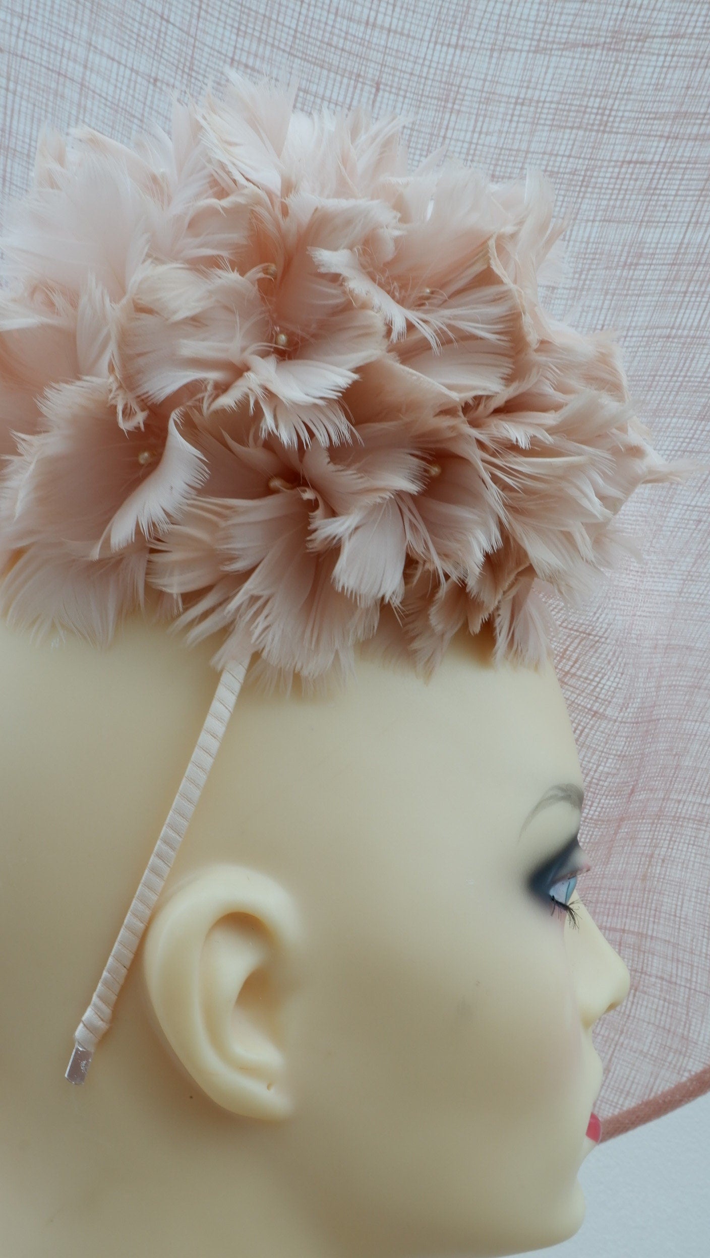 Milenco - Medium detailed Nude Sinamay fascinator