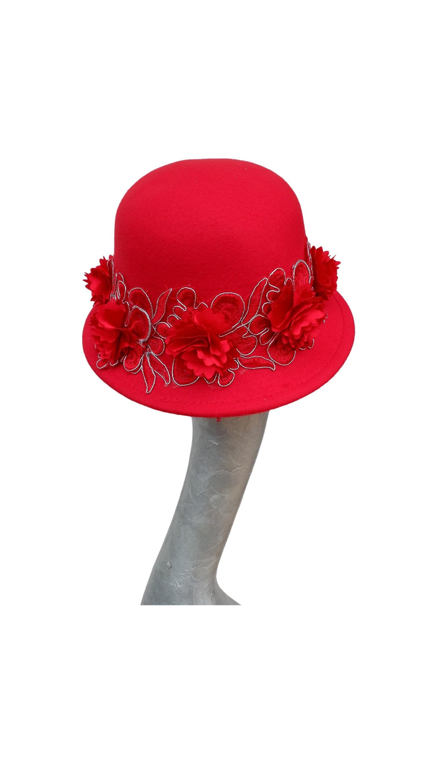 Pen  -Scarlet Wool cloche hat