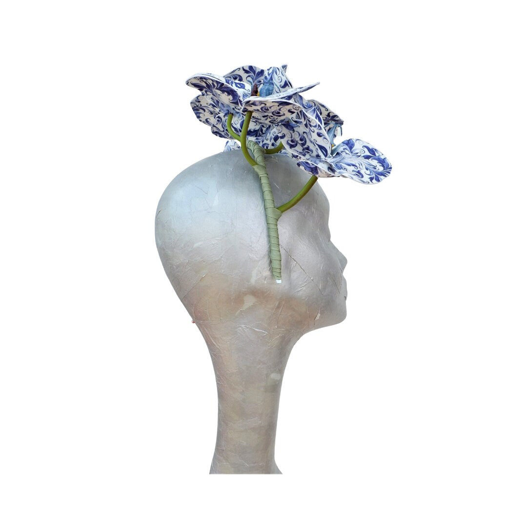 Orchidee - Royal Blue & White Orchid Fascinator
